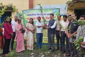 पीवीयूएनएल की बनहरदी कोयला खनन परियोजना द्वारा    फलदार पौधों का वितरण