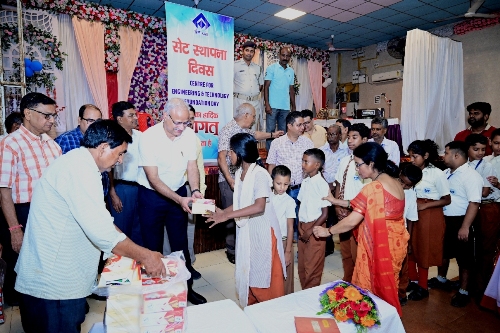 सेंटर फॉर इंजीनियरिंग एंड टेक्नोलॉजी के स्थापना दिवस पर आशालता स्कूल में कार्यक्रम का आयोजन
