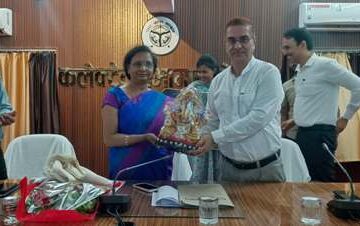निदेशक आंतरिक लेखा एवं लेखा परीक्षा ने वित्त,लेखा संवर्ग के अधिकारियों के साथ की बैठक