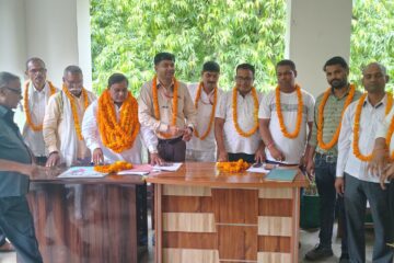 उत्तर प्रदेशीय चतुर्थ श्रेणी राज्य कर्मचारी संघ,कलेक्ट्रेट के विजय कुमार यादव,अध्यक्ष तथा बृजेश महामंत्री निर्वाचित