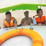 जिलाधिकारी व पुलिस अधीक्षक ने बाढ़ प्रभावित क्षेत्रों, बाढ़ चौकियों का किया निरीक्षण