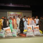 ऊर्जा मंत्री ए के शर्मा ने बाढ़ प्रभावित परिवारों के बीच जाकर उनसे किया संवाद
