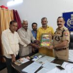 गुप्तकाशी सेवा ट्रस्ट ने पुलिस उपाधीक्षक को किया सम्मानित