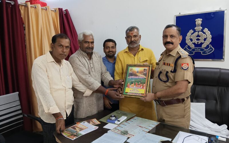 गुप्तकाशी सेवा ट्रस्ट ने पुलिस उपाधीक्षक को किया सम्मानित