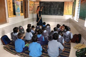 युक्तियुक्तकरण से ग्रामीण शिक्षा में आया निखार, अड़भार शाला में लौट रही पढ़ाई की रौनक