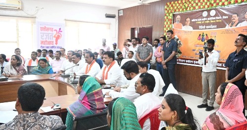 ग्रामीण महिलाओं के सशक्तिकरण की नई पहल : दीदी के गोठ‘ रेडियो कार्यक्रम का पूरे प्रदेश में प्रसारण