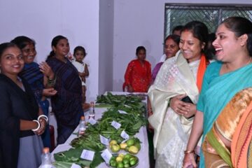 मंत्री श्रीमती राजवाड़े ने आकांक्षा हाट का किया उद्घाटन