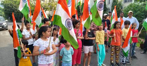 एमईआईएल कालोनी में हर घर झंडा अभियान के तहत प्रभात फेरी