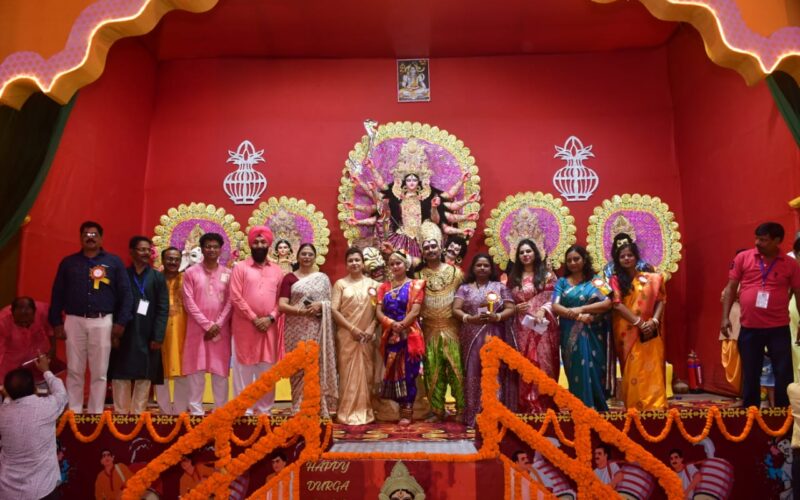 शष्ठी बोधन के साथ हिण्डाल्को में दुर्गापूजनोत्सव का शुभारंभ