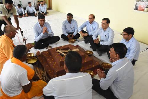 ग्रासिम इण्डस्ट्रीज लिमिटेड द्वारा किया गया श्री विश्वकर्मा भगवान का पूजन समारोह”
