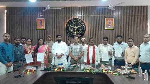 जनपद में नव चयनित 4 अनुदेशकों को नियुक्ति पत्र किया गया वितरित