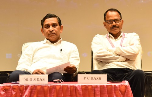 राउरकेला इस्पात संयंत्र के सेवानिवृत्त कर्मचारियों के जीवनसाथियों के लिए परामर्श कार्यशाला ‘रोशनी-सक्षम साथी’ का आयोजन