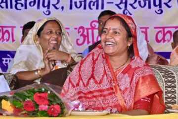 मंत्री श्रीमती लक्ष्मी राजवाड़े ने रजवार समाज के उत्कृष्ट विद्यार्थियों का किया सम्मान