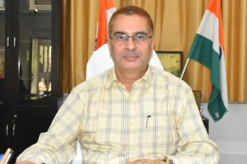 डीएम ने दीपावली पर्व की जनपद वासियों को दी शुभकामनाएं
