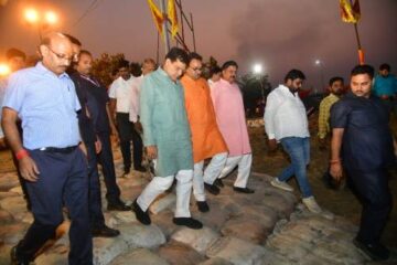 नगर विकास एवं ऊर्जा मंत्री ए. के. शर्मा ने जौनपुर भ्रमण के दौरान छठ घाटों का किया निरीक्षण