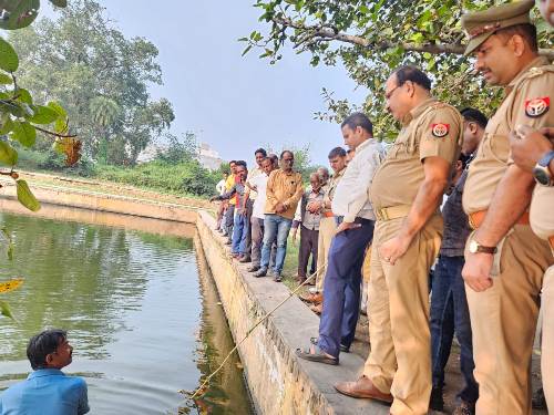 एडीएम,एएसपी ने किया छठ पूजा घाट का निरीक्षण