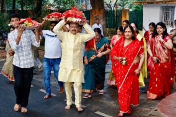 बीसीसीएल सीएमडी ने मानसरोवर तालाब, कोयला नगर में अस्ताचलगामी सूर्य को दिया अर्घ्य