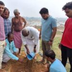 पर्यावरण संरक्षण को लेकर ग्रामीणों की पहल ‘एक पेड़ छठी मईया के नाम’ किया पौधरोपड़