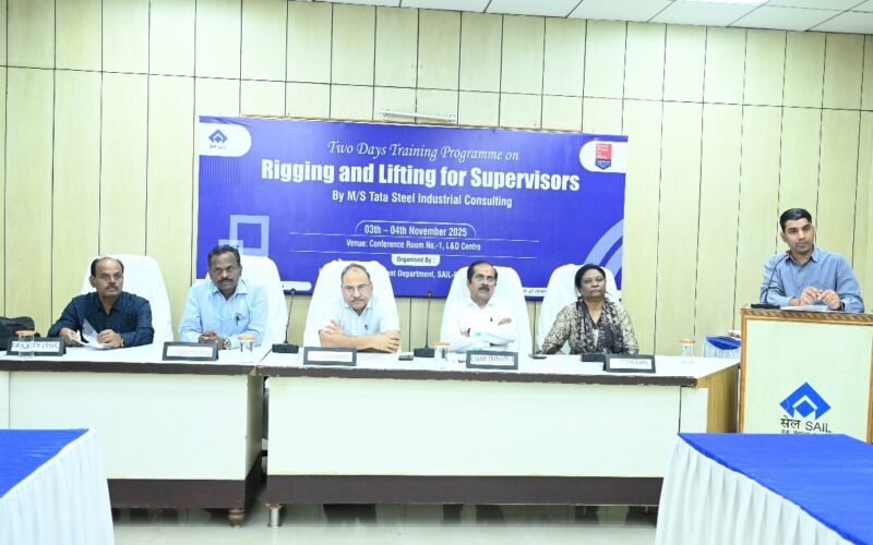 सेफ्टी फर्स्ट – लिफ्ट स्मार्ट & लिफ्ट सेफ” की थीम पर “रिगिंग एंड लिफ्टिंग” पर प्रशिक्षण कार्यक्रम का आयोजन