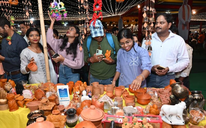 शिल्पग्राम में झलकी छत्तीसगढ़ की परंपरा और रचनात्मकता