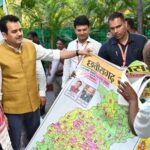 पेंटर शिवकुमार निराला ने मुख्यमंत्री श्री विष्णु देव साय को भेंट किया विशिष्ट ‘राजनीतिक मानचित्र