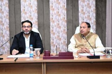 लगातार तीसरे दिन पीडब्लूडी की समीक्षा बैठक, सड़क व भवन निर्माण कार्यों की प्रगति की समीक्षा