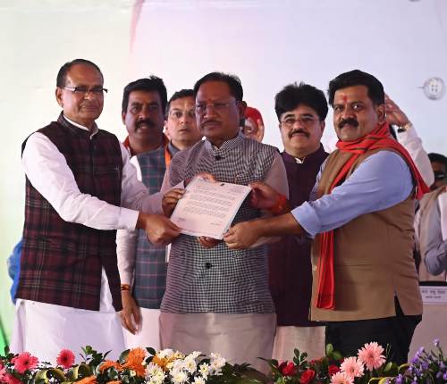 केंद्रीय मंत्री शिवराज सिंह चौहान ने किया छत्तीसकला ब्राण्ड एवं डिजिटल फाइनेंस बुकलेट का किया विमोचन