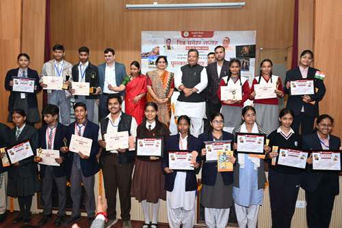 राज्य संग्रहालय में संरक्षित बहुमूल्य कृतियां दर्शकों को हमारे अतीत का स्मरण कराती हैं – जयवीर सिंह