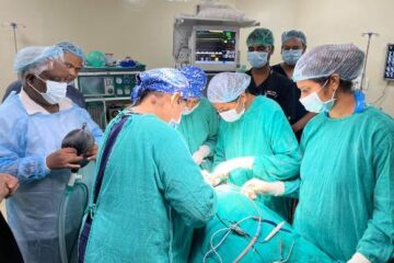 रायगढ़ मेडिकल कॉलेज में डेढ़ दशक से गले की बढ़ती गांठ से परेशान महिला का सफल ऑपरेशन