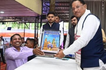 भिलाई के अंकुश देवांगन ने रचा चमत्कार : संगमरमर पर उतारी मोदी जी की सूक्ष्म प्रतिमा