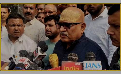 व्यवसायी हत्या काण्ड: कांग्रेस प्रदेश अध्यक्ष अजय राय ने परिजनों से मिलकर शोक संवेदना व्यक्त की 