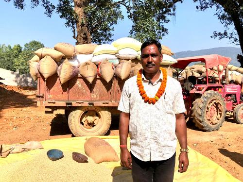 धान खरीदी केन्द्र में किसानों की सुविधा को सर्वाेच्च प्राथमिकता-संतोष यादव 