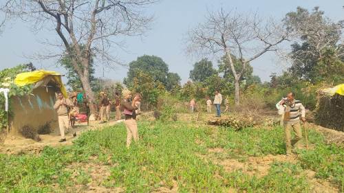 चोरमरवा बीट में अवैध कब्जे पर वन विभाग की कार्रवाई