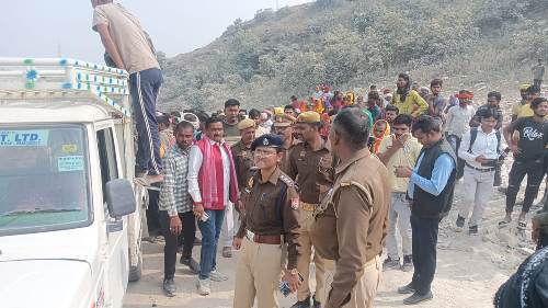 गहरी खदान में पोकलेन की चपेट में आने से प्लांट के मुंशी की मौत