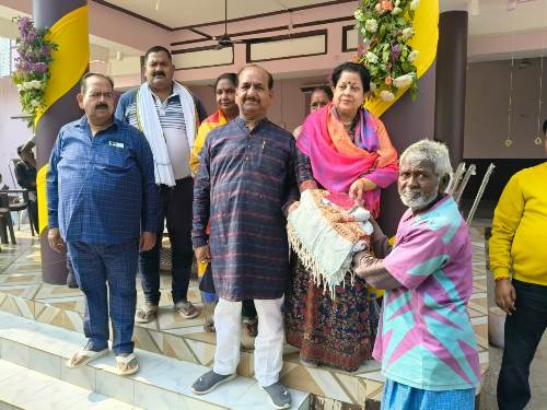 नर सेवा‑नारायण सेवा: ग्रामीणों मे कंबल वितरण