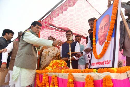 जौनपुर के प्रभारी ऊर्जा मंत्री ए.के. शर्मा की अगुवाई में नौपेड़वा से मोहम्मदपुर तक एकता यात्रा, उमड़ा जनसैलाब