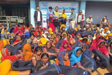 बढ़ती ठंड में बनहरदी परियोजना का मानवीय पहल : जरूरतमंदों के बीच किया गया कंबल वितरण
