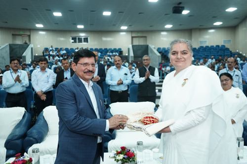 जागरूकता ही शक्ति है, जो विचारों को स्वच्छ और जीवन को सुहाना बनाती है – ब्रह्माकुमारी कविता दीदी