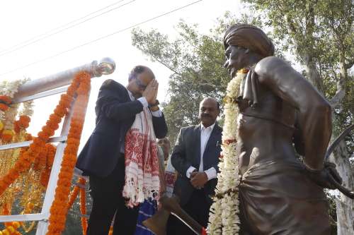 150वीं जयंती पर बीसीसीएल द्वारा कोयला नगर में भगवान बिरसा मुंडा की नव-निर्मित प्रतिमा का अनावरण