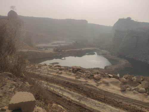 खान अधिकारी ने पुराने खनन पट्टा स्थलों की नापी, पट्टा धारकों में मची खलबली 