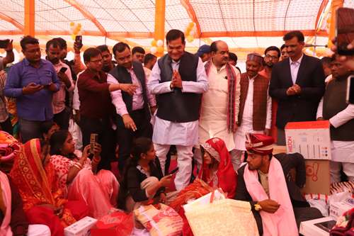 मंत्री ए के शर्मा ने मऊ प्रवास के दौरान मुख्यमंत्री सामूहिक विवाह योजना में की शिरकत
