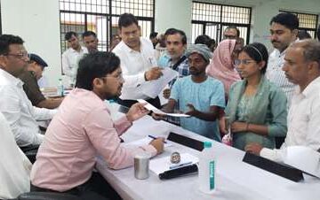 नौगढ़ : संपूर्ण समाधान दिवस में 78 प्रार्थना पत्रों में मात्र 02 का पर निस्तारण