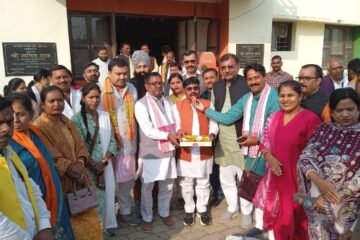 बिहार विधानसभा चुनाव में एनडीए की बंपर जीत  पर  भाजपाइयों ने मनाया जश्न