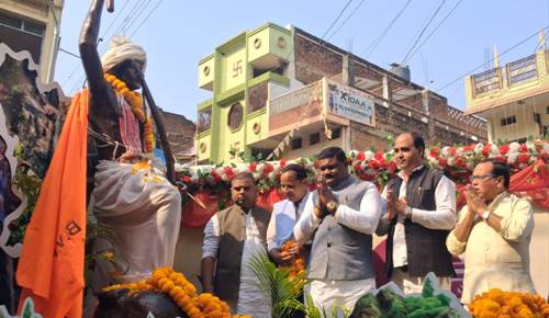भगवान बिरसा मुंडा की संदेश यात्रा का दुद्धी में स्वागत,गोष्ठी का आयोजन