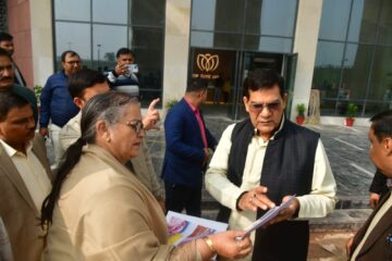 नवनिर्मित राष्ट्रीय प्रेरणा स्थल का मंत्री ए के शर्मा ने किया निरीक्षण