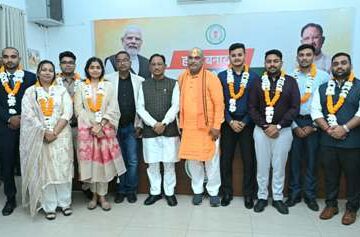 मुख्यमंत्री विष्णु देव साय से छत्तीसगढ़ लोक सेवा आयोग 2024 के टॉप 10 अभ्यर्थियों ने की सौजन्य भेंट