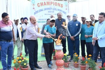 विद्यार्थियों में छिपे चैम्पियन को बाहर लाने में मददगार है खेल-कूद प्रतियोगिताएं : कुलपति, डॉ. गिरीश चंदेल