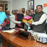 मुख्यमंत्री से अखिल भारतीय राष्ट्रीय महासभा हल्बा हल्बी आदिवासी समाज के सदस्यों ने सौजन्य मुलाकात की