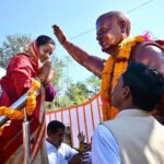 मंत्री श्रीमती राजवाड़े ने भारत रत्न अटल बिहारी वाजपेयी के छायाचित्र पर माल्यार्पण कर दी श्रद्धांजलि