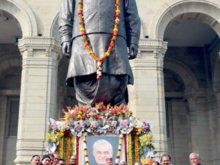 डबल इंजन सरकार ने अटल जी की स्मृतियों को जीवन्त बनाए रखने के लिये राष्ट्र प्रेरणा स्थल का निर्माण कराया – मुख्यमंत्री योगी आदित्यनाथ